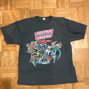 Justice League Vintage Marvel Tee fits like xl